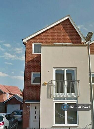 3 Bedroom Semi-Detached House To Rent In Sinatra Drive, Milton Keynes, MK4