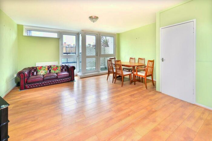 2 Bedroom Apartment To Rent In Oakley Square, Camden, London, NW1