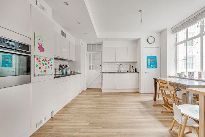 3 Bedroom Flat To Rent In Rivermead Court, Ranelagh Gardens, SW6