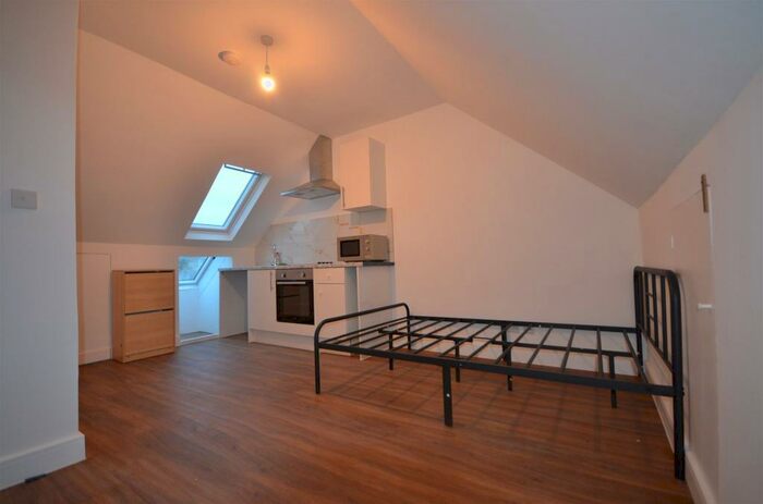 Studio To Rent In Tunley Road, Harlesden, London, NW10