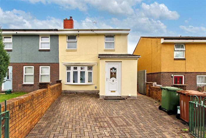 3 Bedroom Semi-Detached House For Sale In Pen-Y-Dre, Rhymney, NP22