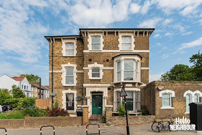 2 Bedroom Apartment To Rent In Rectory Road, London, N16