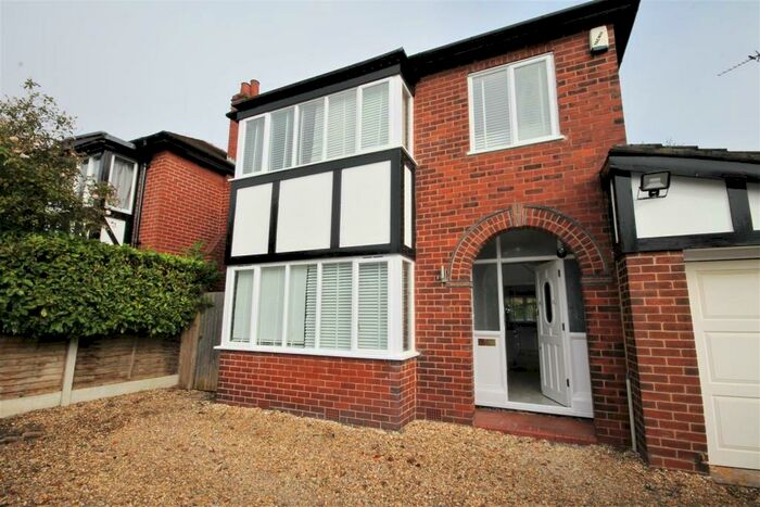 3 Bedroom Detached House To Rent In Lumber Lane, Worsley, Manchester, M28