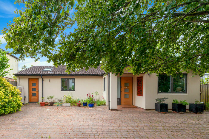 3 Bedroom Detached House To Rent In Linkside Avenue, Oxford, OX2