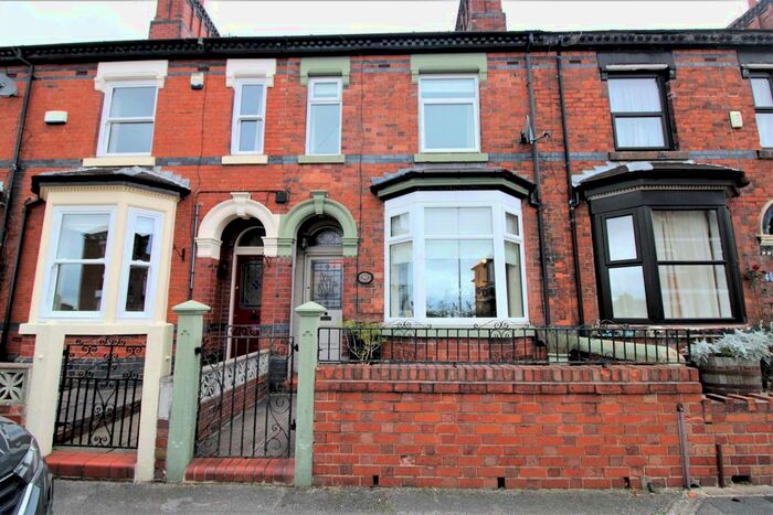 3 Bedroom Town House To Rent In Dimsdale View, Wolstanton ST5
