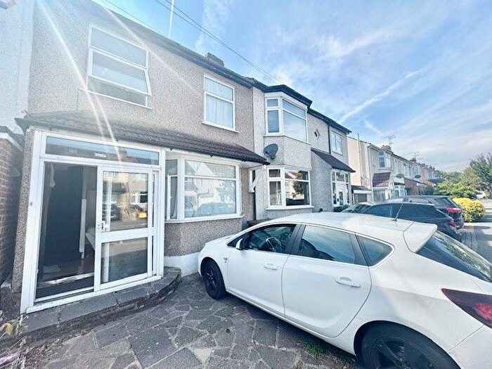 3 Bedroom Terraced House To Rent In Geoffrey Avenue, Romford, RM3