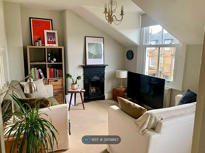 1 Bedroom Flat To Rent In Dafforne Road, Tooting Bec, SW17