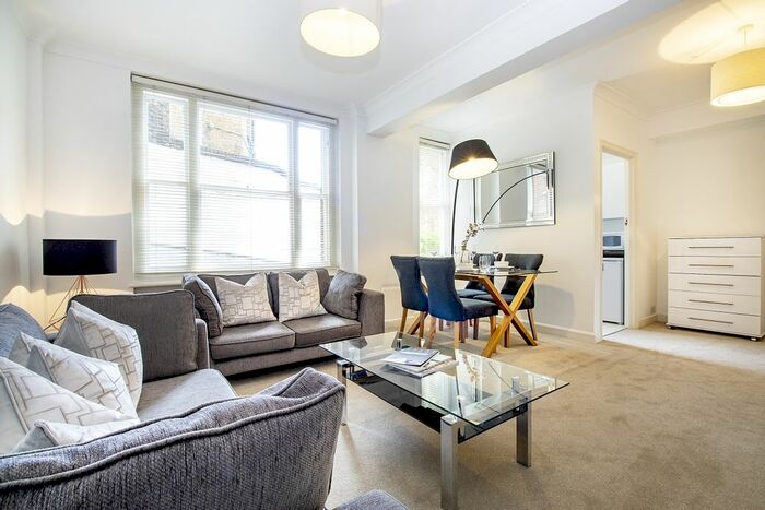 1 Bedroom Flat To Rent In Hill Street, London W1J