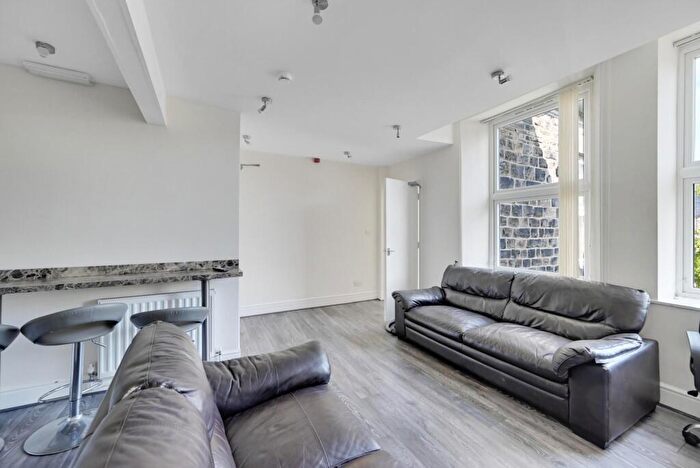5 Bedroom House To Rent In Broomhall Road, Sheffield, S10