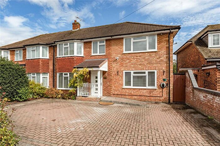 5 Bedroom Semi-Detached House For Sale In Heathervale Road, New Haw, Addlestone, Surrey, KT15