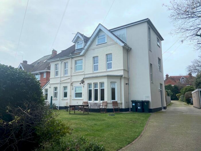 2 Bedroom Flat To Rent In Stourwood Road, Southbourne, Bournemouth BH6