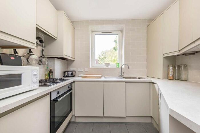 2 Bedroom Flat For Sale In Percival Street, Tompion House, EC1V