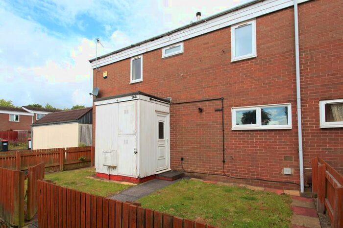 3 Bedroom Terraced House To Rent In Warrensway, Woodside, Telford, TF7
