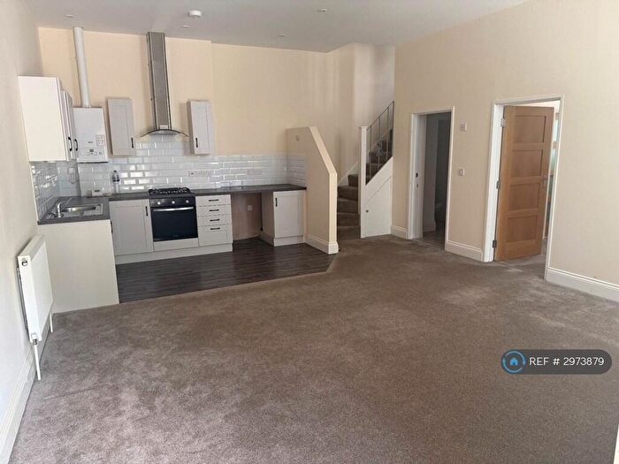 2 Bedroom Maisonette To Rent In Honestone St, Bideford, EX39