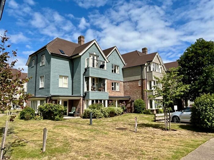 2 Bedroom Flat For Sale In Hammond Way, Yateley, GU46