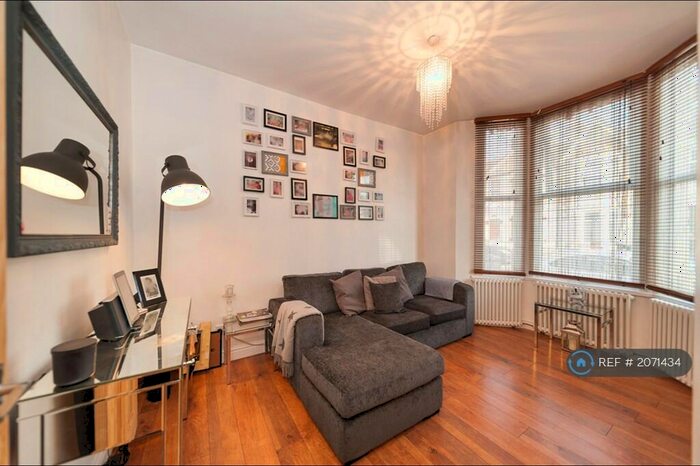 1 Bedroom Flat To Rent In Calderon Road, London, E11