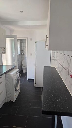 3 Bedroom Terraced House To Rent In Bolingbroke Road, Coventry, CV3