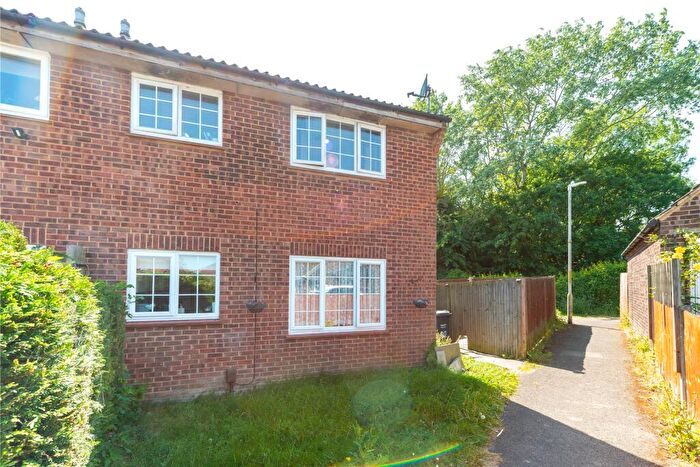 1 Bedroom Terraced House To Rent In Midsummer Road, Snodland, ME6
