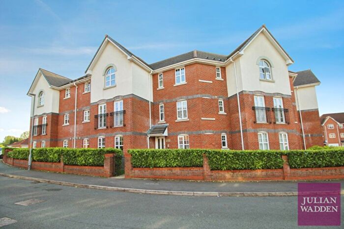 2 Bedroom Flat For Sale In Cromwell Avenue, Reddish, Stokport, SK5