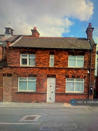 2 Bedroom Semi-Detached House To Rent In Hopewell View, Leeds, LS10