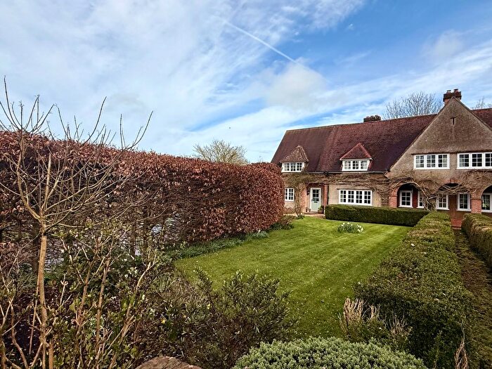 4 Bedroom Semi-Detached House For Sale In Parsonage Lane, Winford, Bristol, BS40