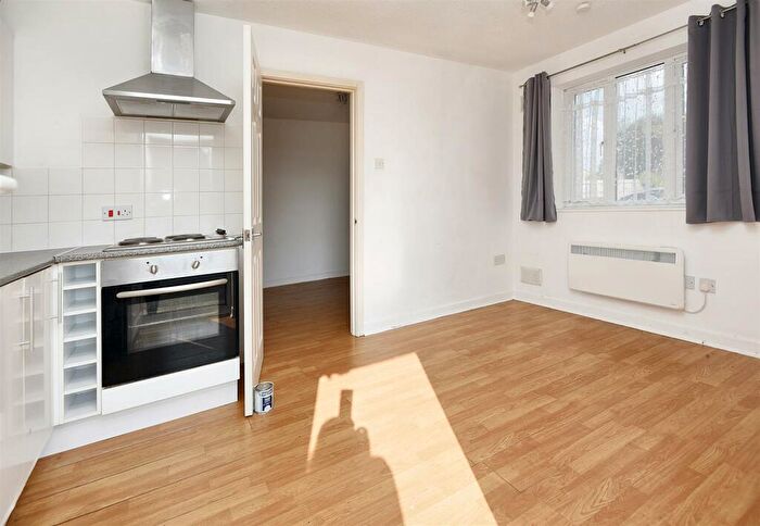 1 Bedroom Flat For Sale In New Road, Gillingham, SP8