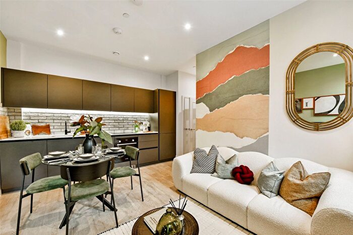 2 Bedroom Flat To Rent In The Factory, Memorial Avenue, Slough, SL1