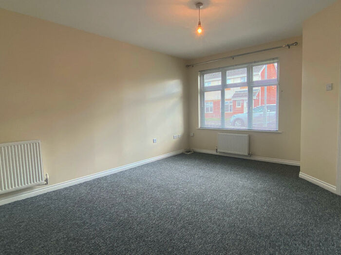 3 Bedroom Mews To Rent In Mornington Grove, Blackwood, Lanark, ML11