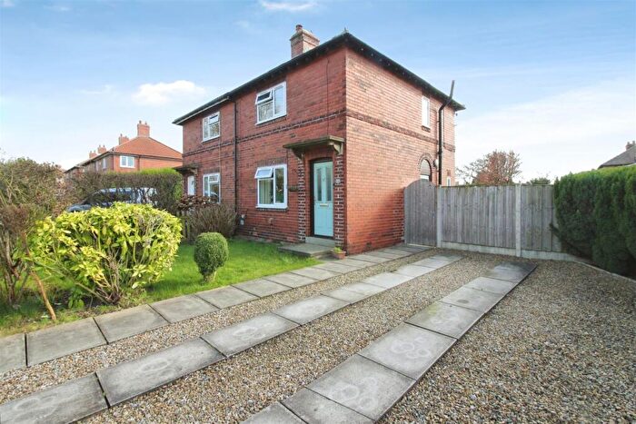 2 Bedroom Semi Detached House For Sale In Oak Drive, Garforth, Leeds, LS25