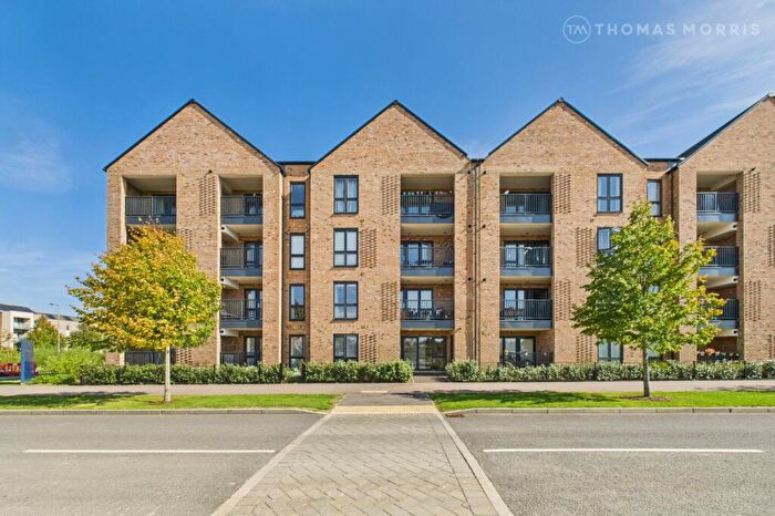 1 Bedroom Apartment For Sale In Field Maple Close, St. Neots, Cambridgeshire, PE19