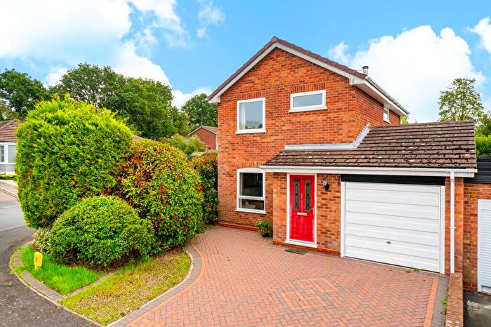3 Bedroom Detached House For Sale In Sandpiper Close, Kidderminster, DY10
