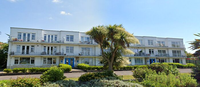 2 Bedroom Apartment To Rent In Flat, Dorset Lake Manor, Sandbanks Rd, Poole, BH14