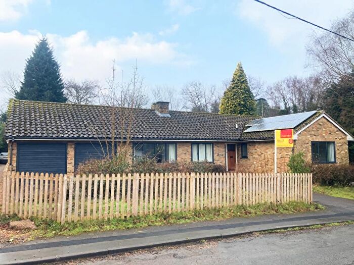 4 Bedroom Detached Bungalow To Rent In Grange Avenue, Rotherfield Peppard, RG9