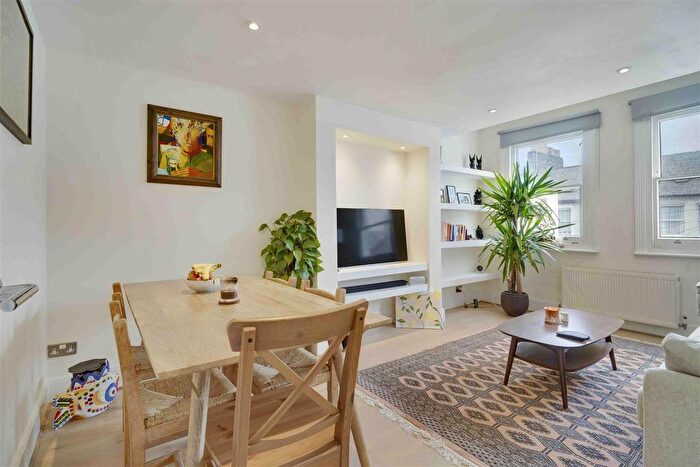 2 Bedroom Flat For Sale In Tournay Road, London, SW6