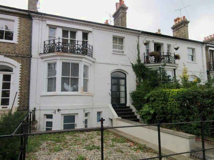 1 Bedroom Flat To Rent In Runwell Terrace, Southend-On-Sea, SS1