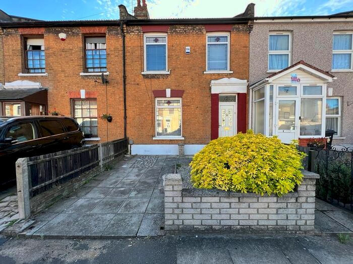 3 Bedroom Property To Rent In Guildford Road, Ilford, IG3