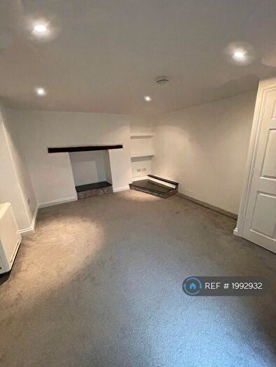 1 Bedroom Flat To Rent In Fore St, Camelford, PL32