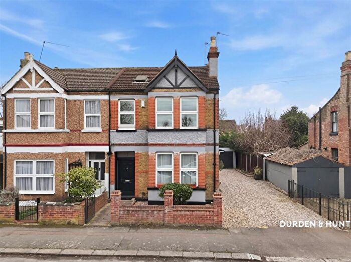 2 Bedroom Maisonette For Sale In Stanley Road, Hornchurch, RM12