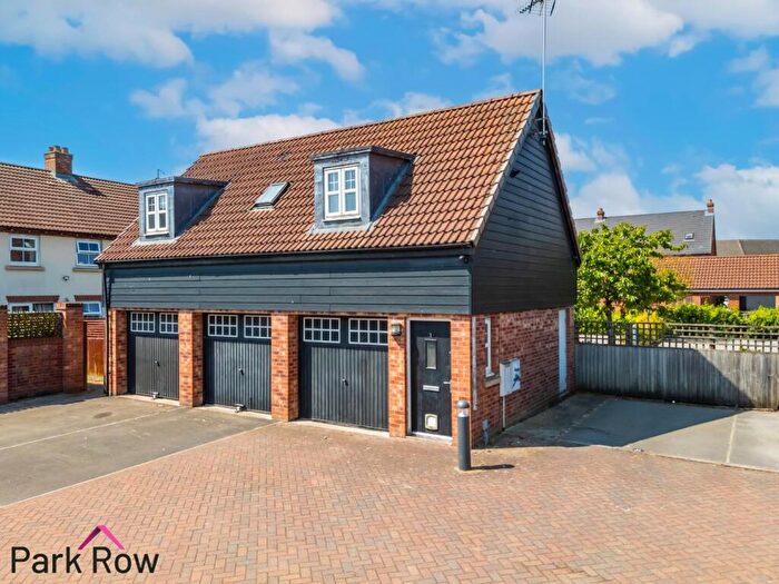 1 Bedroom Flat For Sale In Saxon Court, Sherburn In Elmet, Leeds, LS25