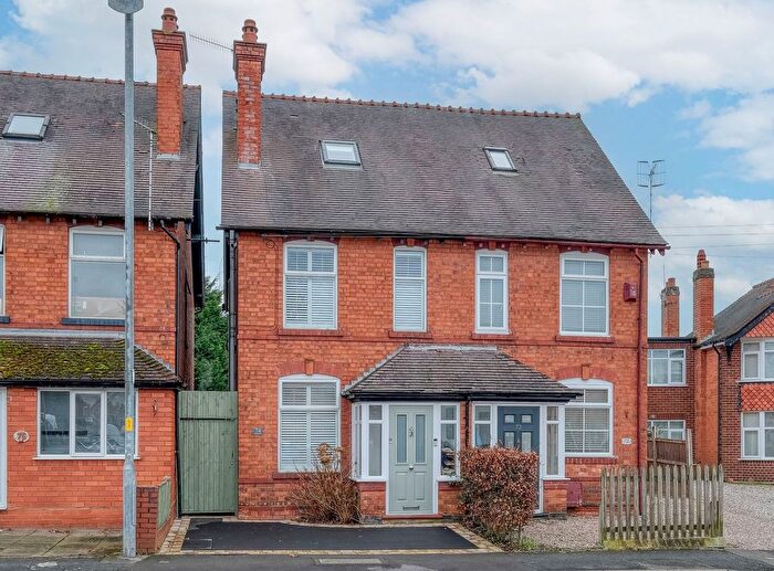 3 Bedroom Semi Detached House For Sale In Broad Street, Bromsgrove, B61