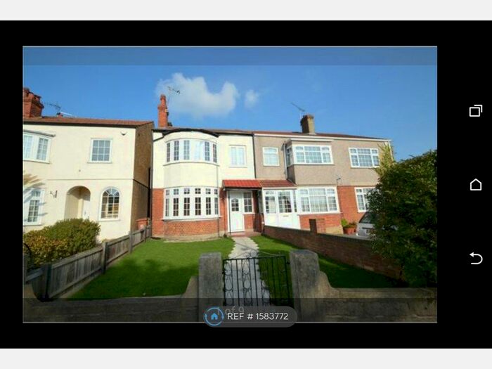 3 Bedroom Semi-Detached House To Rent In Woolwich Road, Upper Abbey Wood, SE2