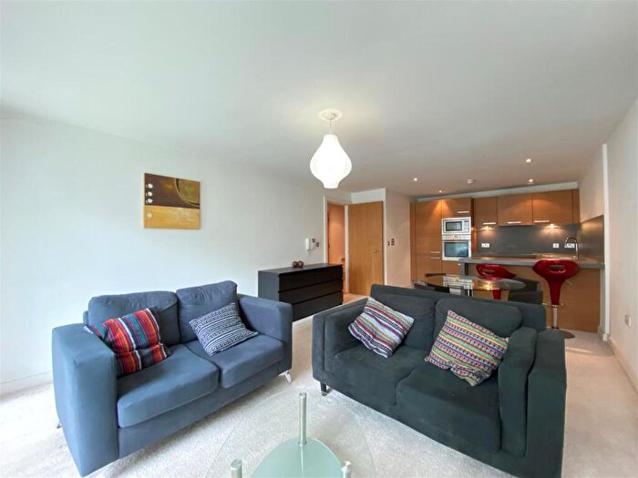 2 Bedroom Apartment To Rent In Vallea Court, Red Bank, Manchester, M4