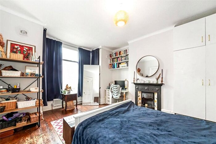 2 Bedroom Apartment To Rent In Birchanger Road, London, SE25