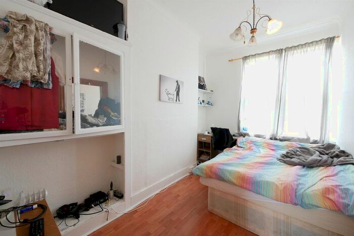 2 Bedroom Flat To Rent In Somerfield Road, London, N4
