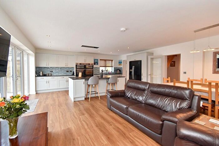 5 Bedroom Detached House For Sale In Cresta Close, North Hykeham, LN6