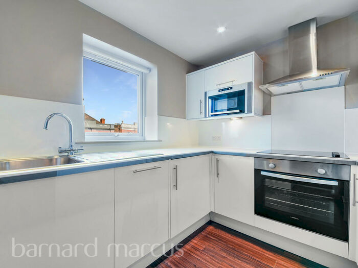 1 Bedroom Flat To Rent In Burlington Road, New Malden, KT3