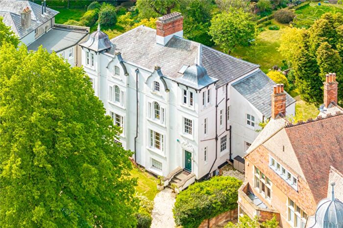 2 Bedroom Apartment For Sale In Donnington Square, Newbury, Berkshire, RG14
