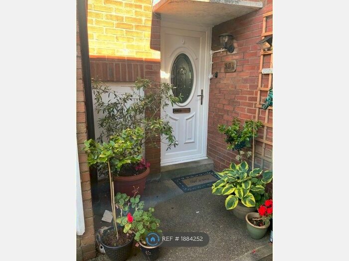 2 Bedroom Maisonette To Rent In Llanedeyrn Road, Penylan, CF23