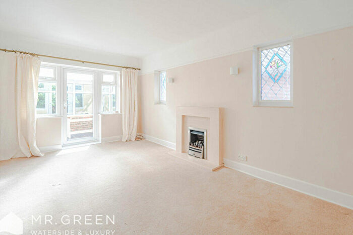 2 Bedroom Detached Bungalow For Sale In Branders Close, Wick, BH6
