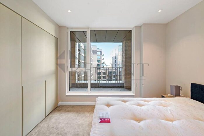 2 Bedroom Apartment To Rent In Oval Village, Gasholder Place, SE11